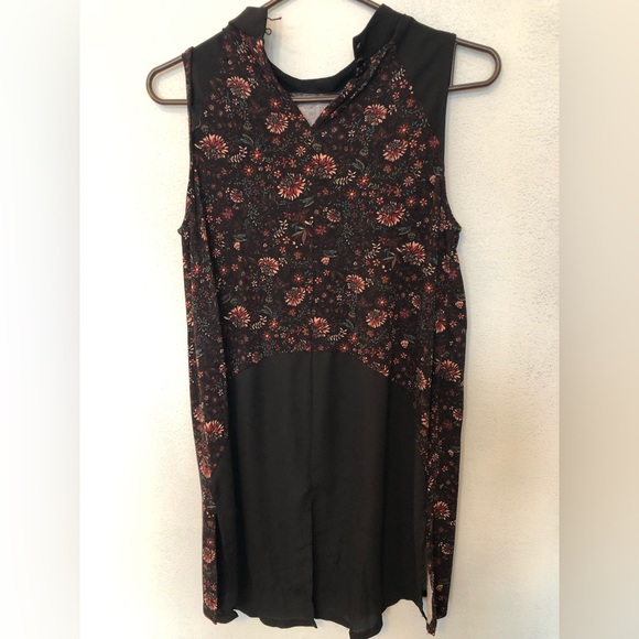Long business casual tank top. Size: S. Brand: Reitmans. - Picture 6 of 11
